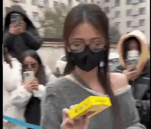 香港娱乐吃瓜爆料事件,明星私生活与公众舆论的碰撞
