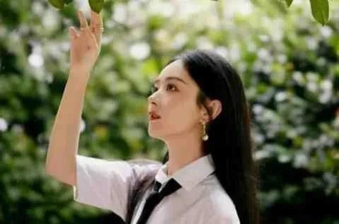 娱乐圈吃瓜小花是谁啊图片